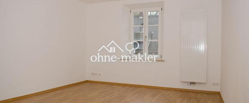 Schöne renovierte 2-Zi-Altbauwohnung und EBK in Bogen Zentrum - Photo 1