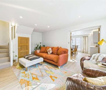 High Street, Crediton, Devon, EX17 - Photo 2