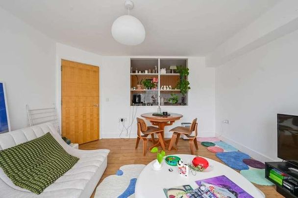 Watts Grove, Bow, E3 - Photo 1