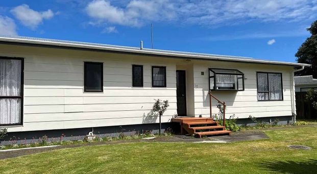 3 bedroom cozy home in Owhata - Photo 1