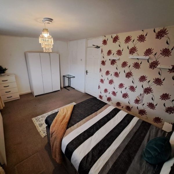 Room in a Shared House, Ettrick Street, E14 - Photo 1