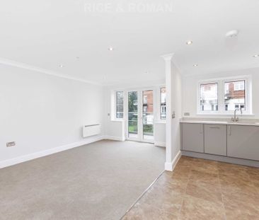 2 Bedroom Duplex, Lynwood Village – Ascot - Photo 4