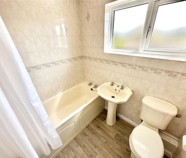 2 bedroom semi-detached house to rent - Photo 6