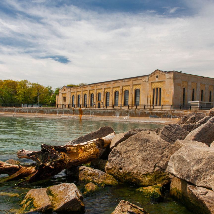 For Lease - 2338 Queen Street Unit# Main, Toronto, Ontario - Photo 1