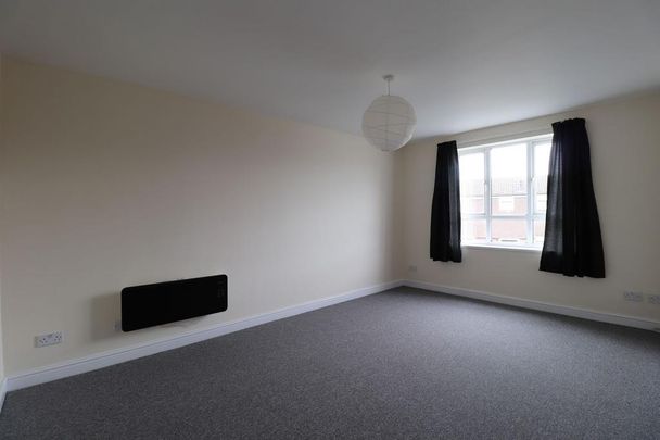 2 bedroom property to rent - Photo 1