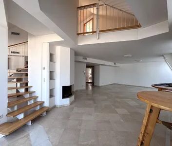 Penthouse Flair am Rochusmarkt-Klimatisierte Dachgeschoss Wohnung mit City Flair - Photo 2