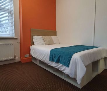 6 bed house-share with 2 shared bathrooms - Photo 1