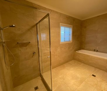 Stunning Modern Townhouse - Photo 4