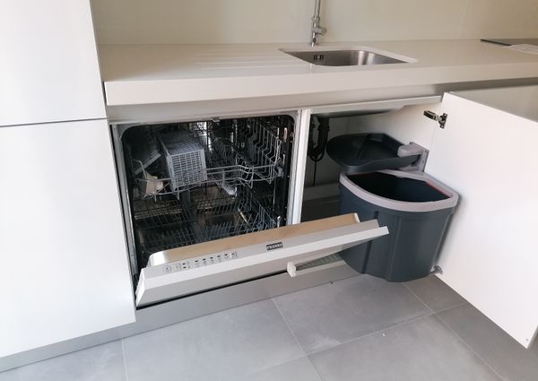 Fantástico Apartamento T2 para Arrendamento na Amadora