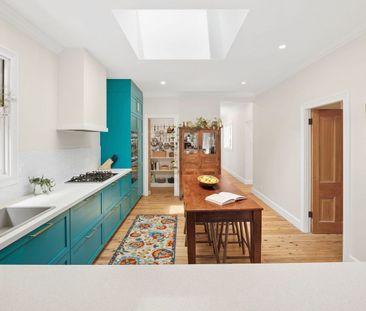 Tranquil Beachside Cottage of Family Luxury - Photo 6