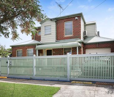 Beautifully Bright Townhouse in the Heart of Braybrook - Photo 4