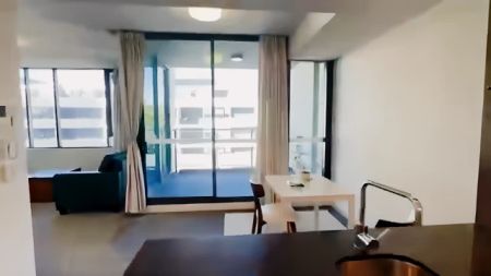 1 bed 1 bath - Photo 2