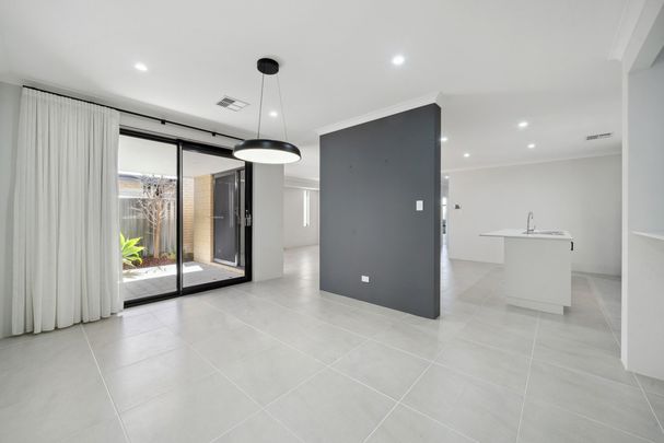 16 Quartz Road, Treeby WA 6164 - Photo 1