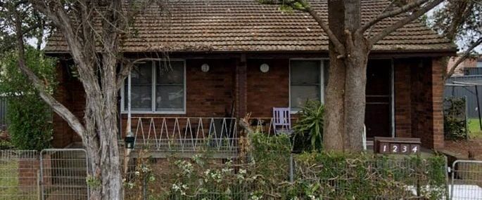 Tidy bedsitter, in an ideal location - Photo 1