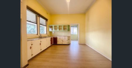 Family Home with four bedrooms in Largs Bay - Photo 4