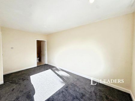 3 bedroom end of terrace house to rent - Photo 5