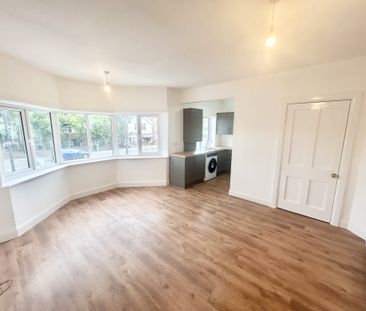 Bitterne Road West, Southampton - Photo 3