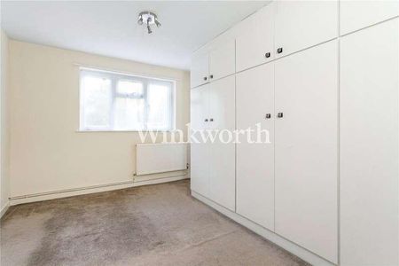 Springbank, London, N21 - Photo 4