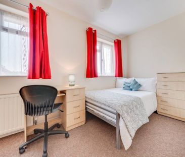 £629 p/w (£2,726 pcm) - Photo 4