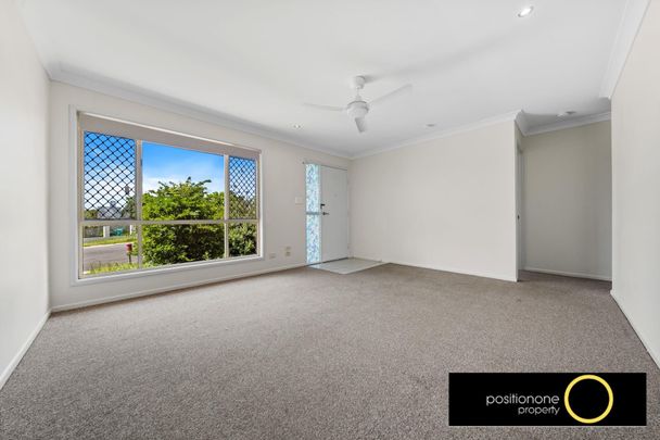 3-Bedroom home with easy access to bus stop in sought-after neighborhood - Photo 1