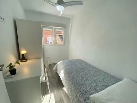 Calle de Encarnación Oviol, Madrid, Community of Madrid 28021 - Photo 2