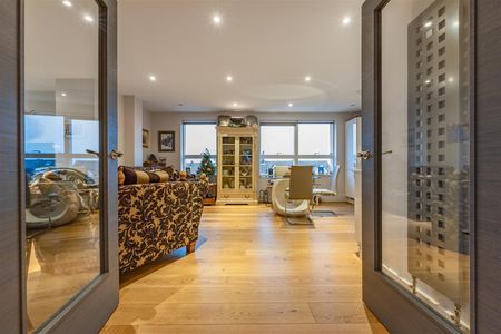 Rectory Grove, Leigh-On-Sea - Photo 3