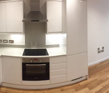 Stunning 1 Bed Apartment to let in Croydon - Photo 3
