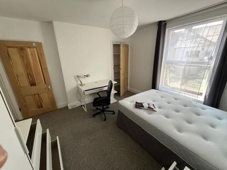 6 bedroom house to rent - Photo 3