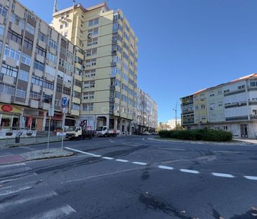 Apartamento T1+1 no centro da Cova da Piedade, Almada. - Photo 1