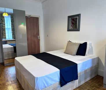 Room in a Shared Flat, Park Avenue, NW2 - Photo 6