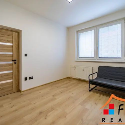 Pronájem zrekonstruovaného bytu 3+kk s lodžií, 62 m - Photo 1