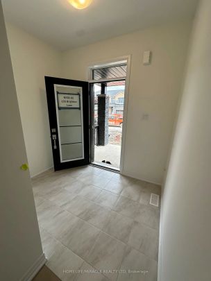 Condo Townhouse For Lease | X8472960 - Photo 1