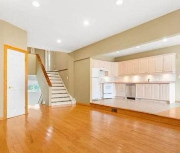 For Lease - 196 Nelson Street, Oakville, Ontario - Photo 2