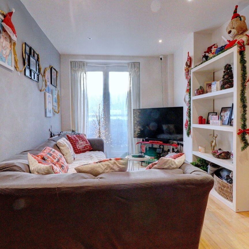 2 bedroom flat to rent - Photo 1