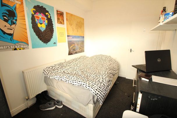 4 Bed - 16 Mayville Street, Hyde Park, Leeds - LS6 1ND - Student - Photo 1