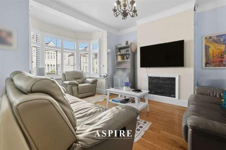 Park Lane, Southend-on-sea, SS1 - Photo 2