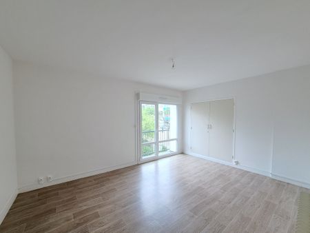 Location Appartement 3 pièces 65m² TROYES 10000 - Photo 3