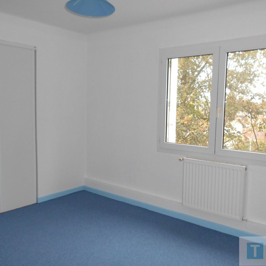 Location Appartement 3 pièces 77m² LANNEMEZAN 65300 - Photo 1