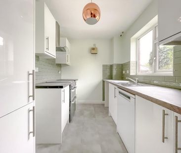 3 bedroom end of terrace house to rent - Photo 3