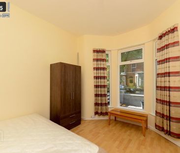 30 Deramore Avenue, Ormeau Road, Belfast, BT7 3ER - Photo 2