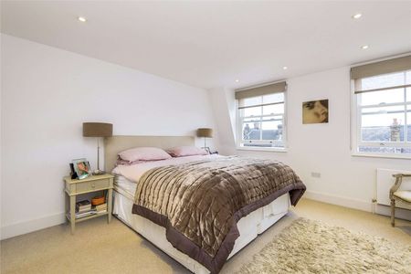 A beautiful family home set off of Bellevue Road at Wandsworth Common. - Photo 3