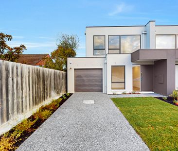 Brand New Townhouse- 4 Bedrooms 4 Ensuites - Photo 1
