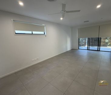 Four bedroom double storey townhouse in Gated Community - Photo 1