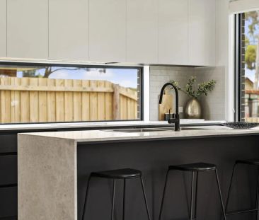 “Effortless Modern Family Living” - Photo 4