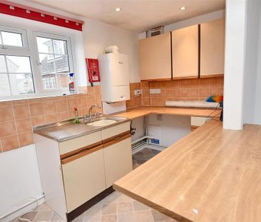 1 bedroom coach house to rent - Photo 5