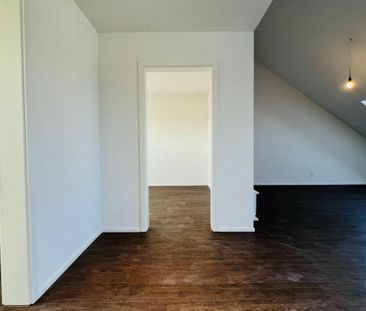 Totalsanierte 2.5-Zimmer-Wohnung mit Balkon und eigenem Waschturm - Foto 3