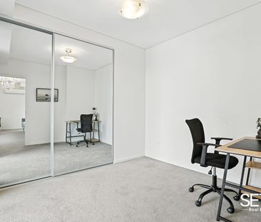 Perfect Start, Great Location - Photo 2