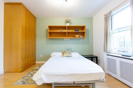 Flat 21a West Cromwell Road, Earls Court SW5 9QL - Photo 2