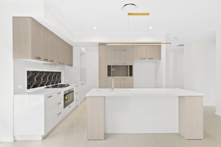 Gorgeous Family Home! - Photo 4