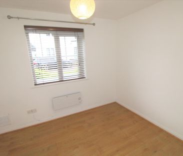 1 bedroom ground floor flat to rent - Photo 2